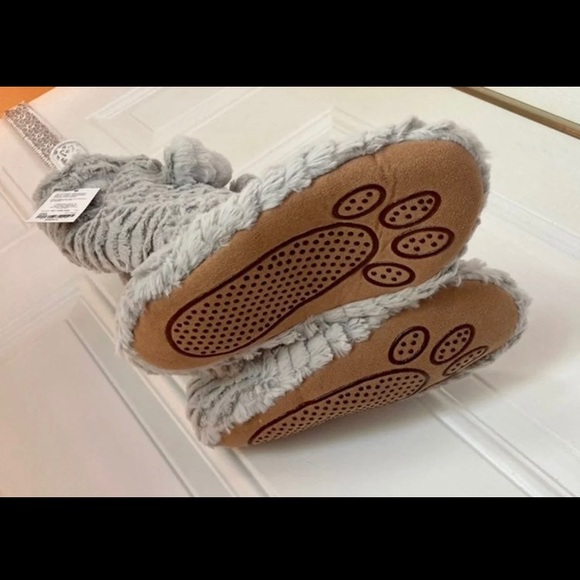 POM POM Bootie Slippers Gray Paw Print Bottoms Womens Small 5 6 - Picture 12 of 16